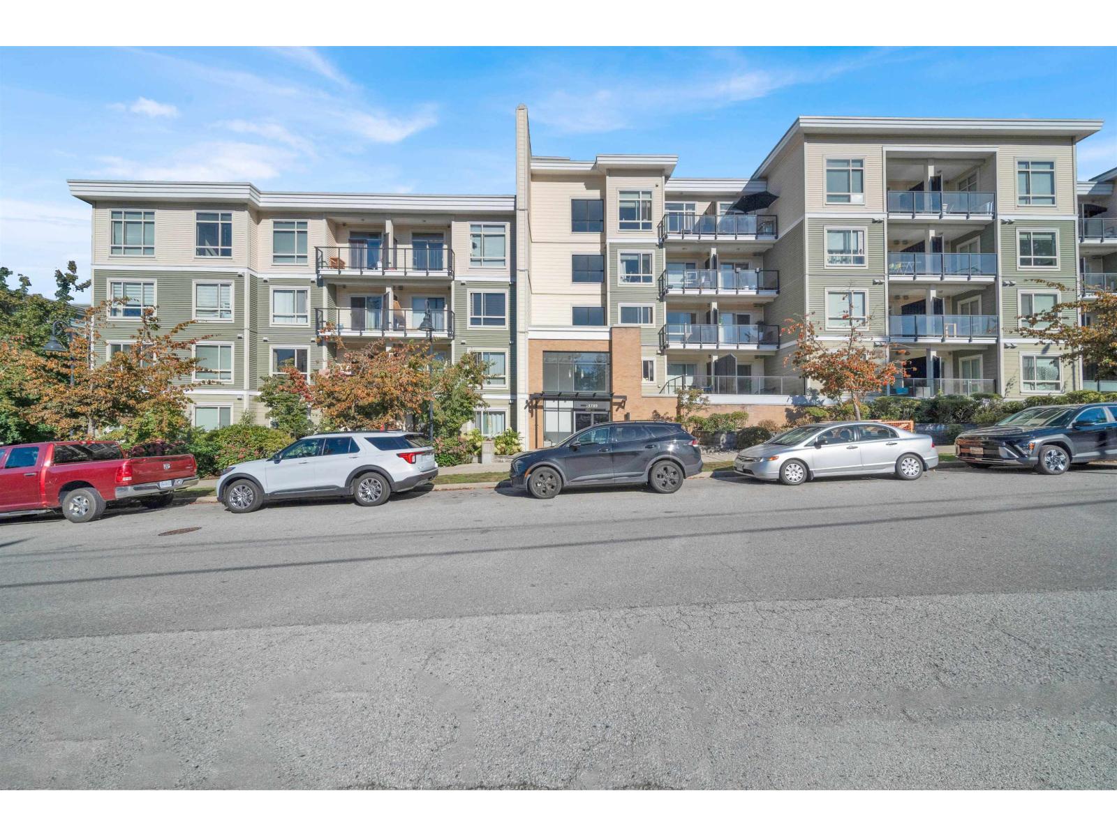 309 13789 107a Avenue, Surrey, British Columbia  V3T 0B8 - Photo 1 - R3058214