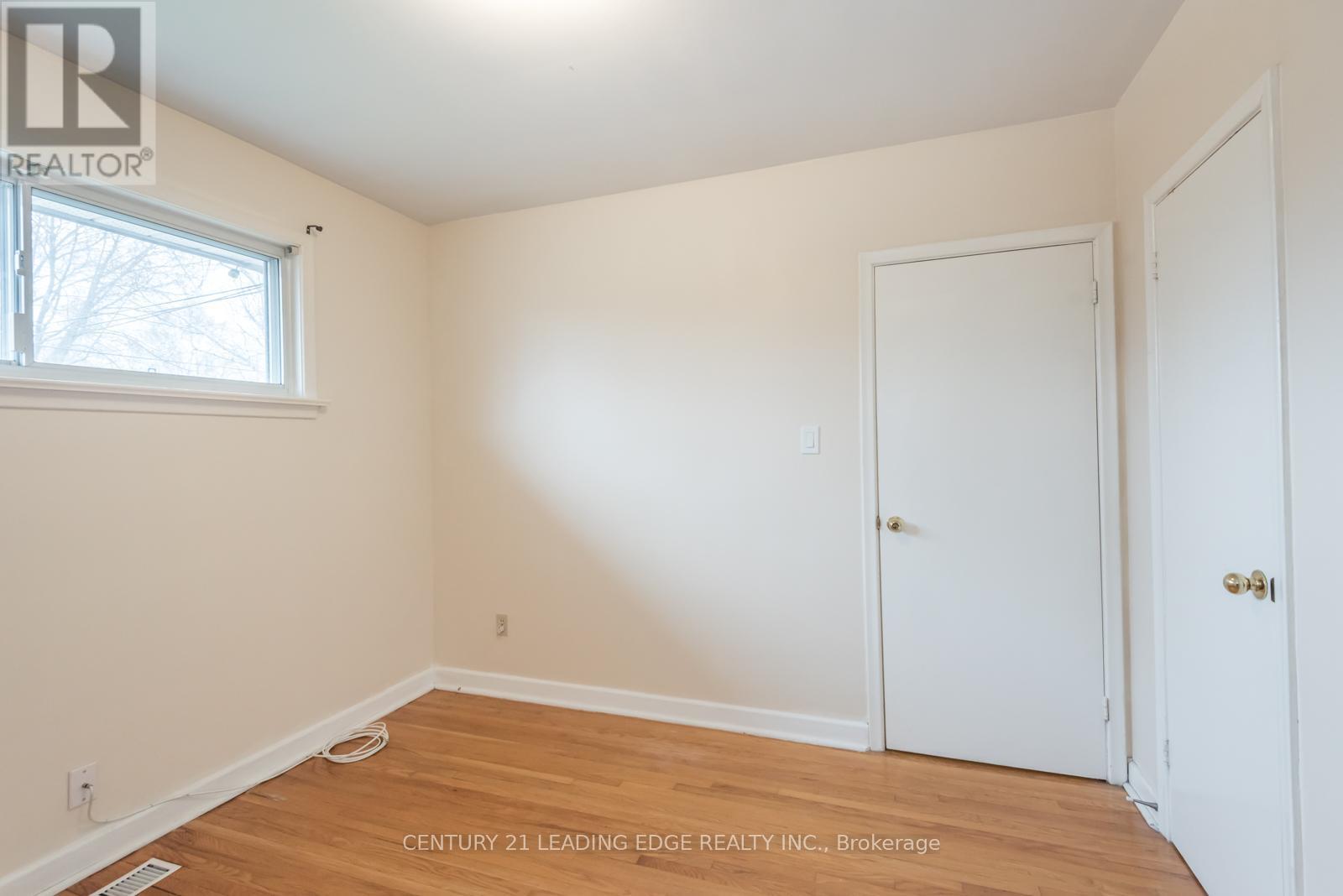 Upper - 18 Packard Boulevard, Toronto, Ontario  M1P 4K1 - Photo 21 - E12462919