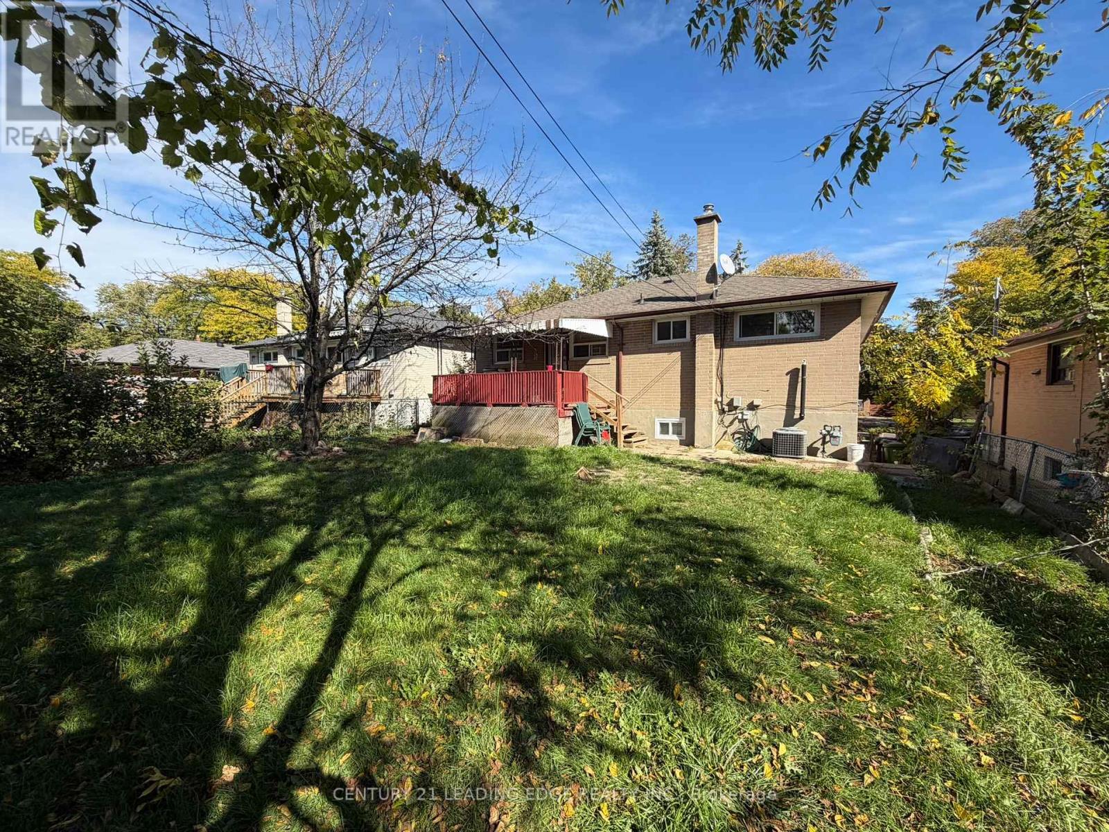 Upper - 18 Packard Boulevard, Toronto, Ontario  M1P 4K1 - Photo 23 - E12462919