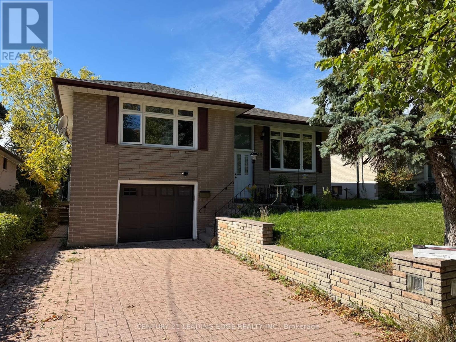 Upper - 18 Packard Boulevard, Toronto, Ontario  M1P 4K1 - Photo 1 - E12462919