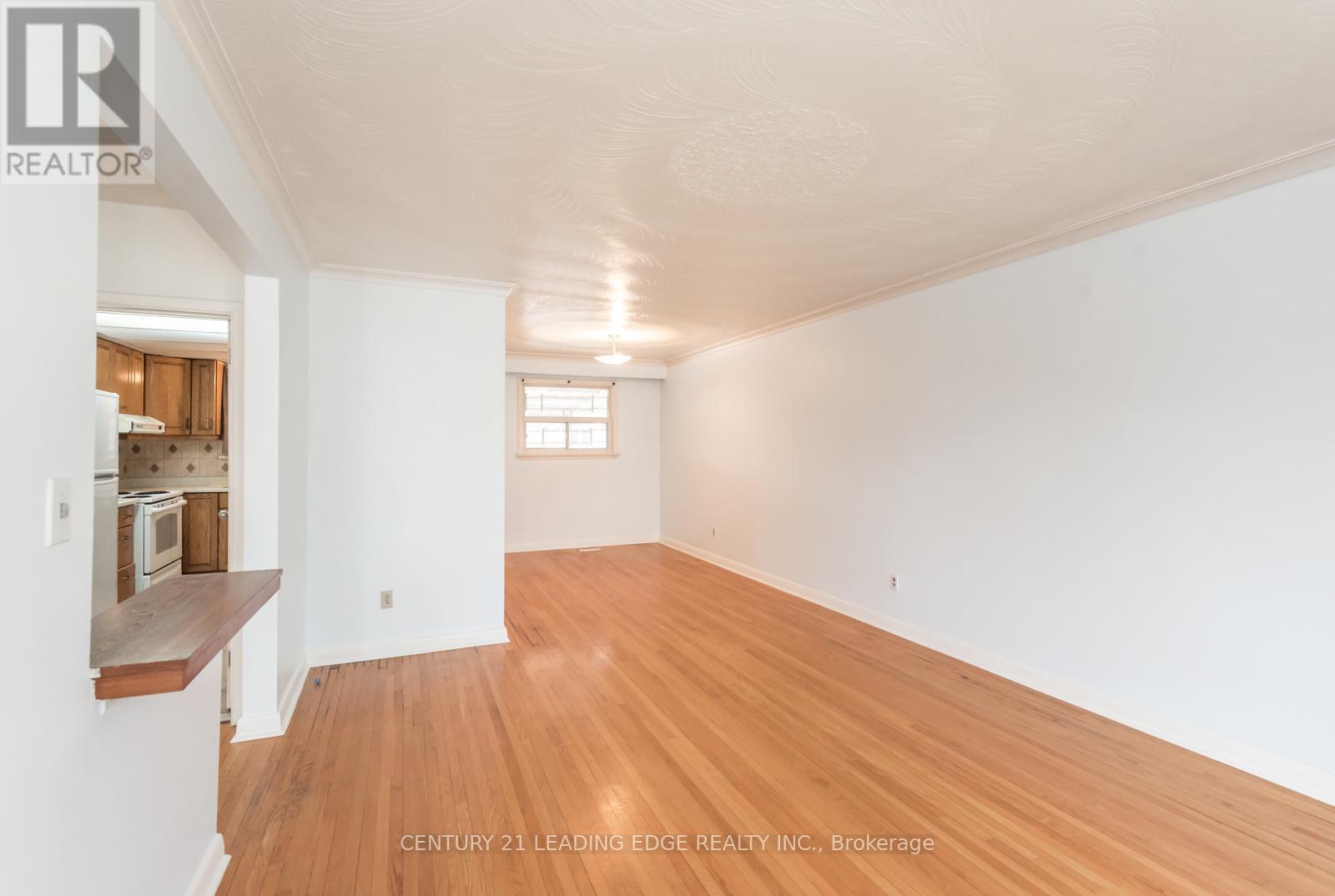 Upper - 18 Packard Boulevard, Toronto, Ontario  M1P 4K1 - Photo 6 - E12462919