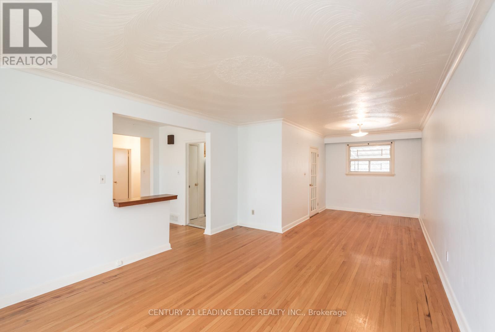 Upper - 18 Packard Boulevard, Toronto, Ontario  M1P 4K1 - Photo 7 - E12462919