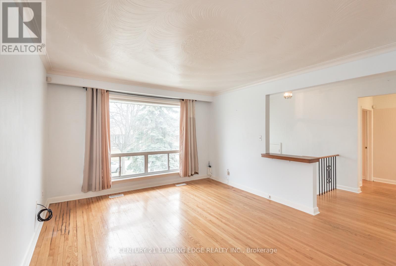 Upper - 18 Packard Boulevard, Toronto, Ontario  M1P 4K1 - Photo 8 - E12462919