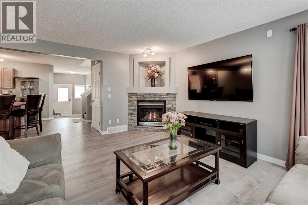 30 Everoak Gardens Sw, Calgary, Alberta  T2Y 0E2 - Photo 2 - A2262887