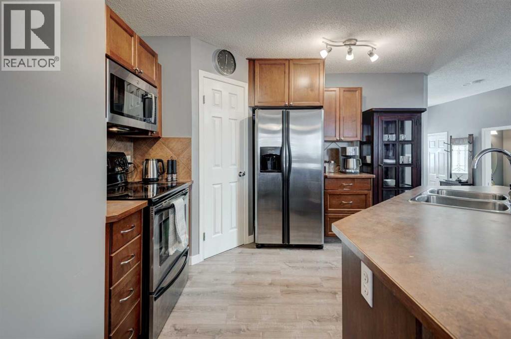 30 Everoak Gardens Sw, Calgary, Alberta  T2Y 0E2 - Photo 7 - A2262887