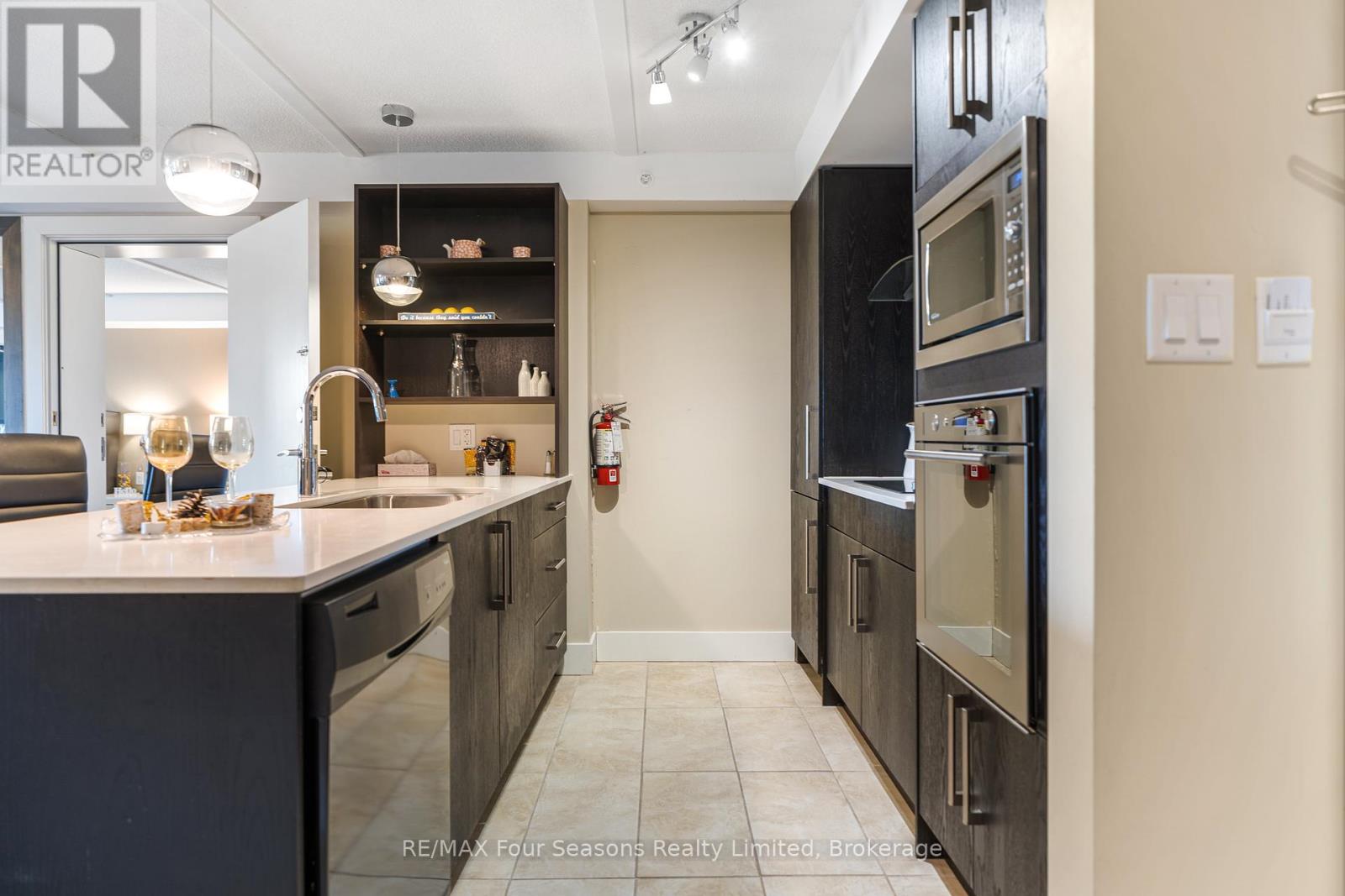 6210/6212 - 9 Harbour Street E, Collingwood, Ontario  L9Y 5C5 - Photo 3 - S12463573