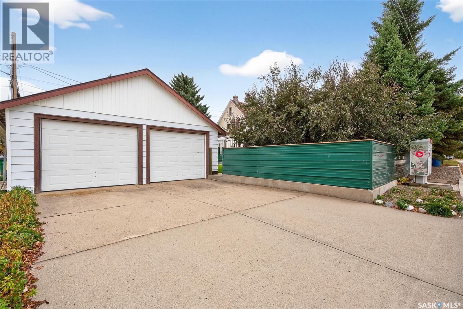 106 Coteau Street E, Moose Jaw, Saskatchewan  S6H 4T5 - Photo 34 - SK020694
