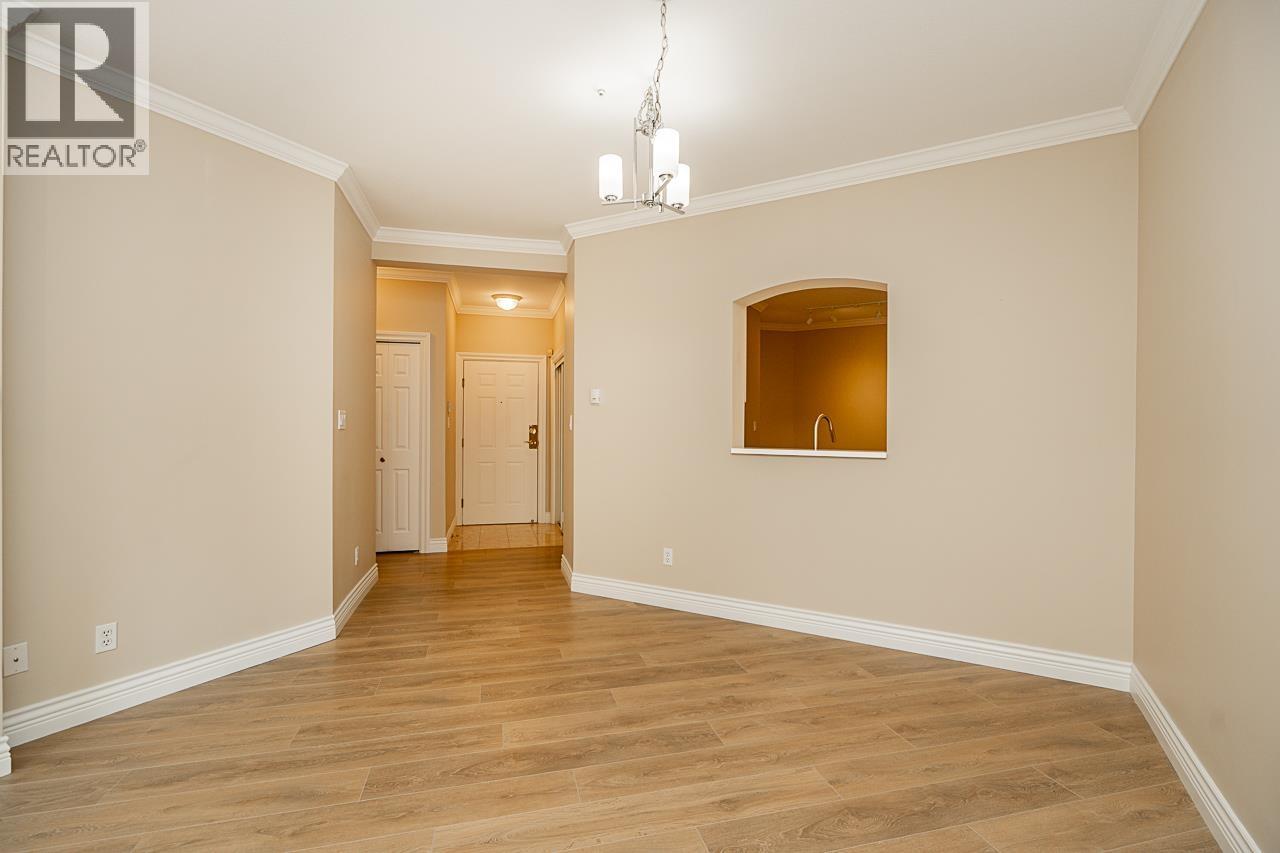 218 3098 Guildford Way, Coquitlam, British Columbia  V3B 7W8 - Photo 6 - R3045194