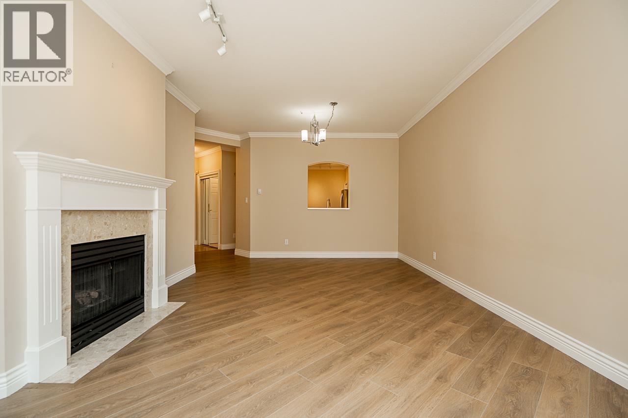 218 3098 Guildford Way, Coquitlam, British Columbia  V3B 7W8 - Photo 3 - R3045194