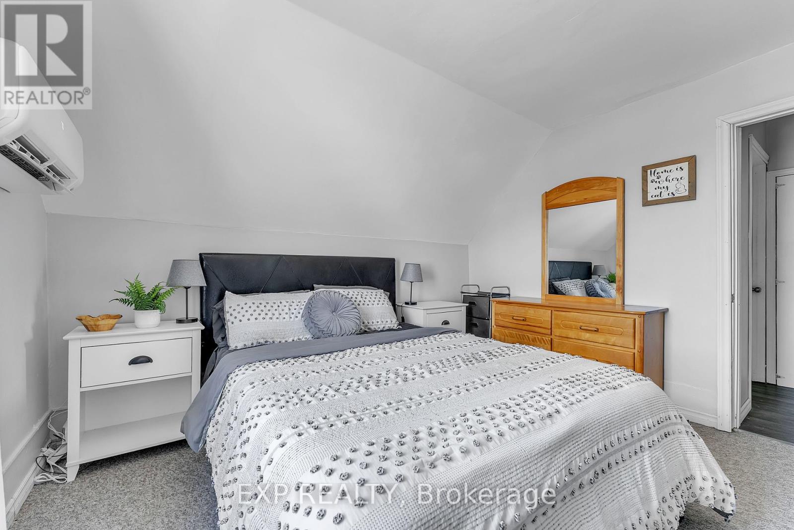 36 Stanley Street, Quinte West, Ontario  K8V 4V2 - Photo 15 - X12463616