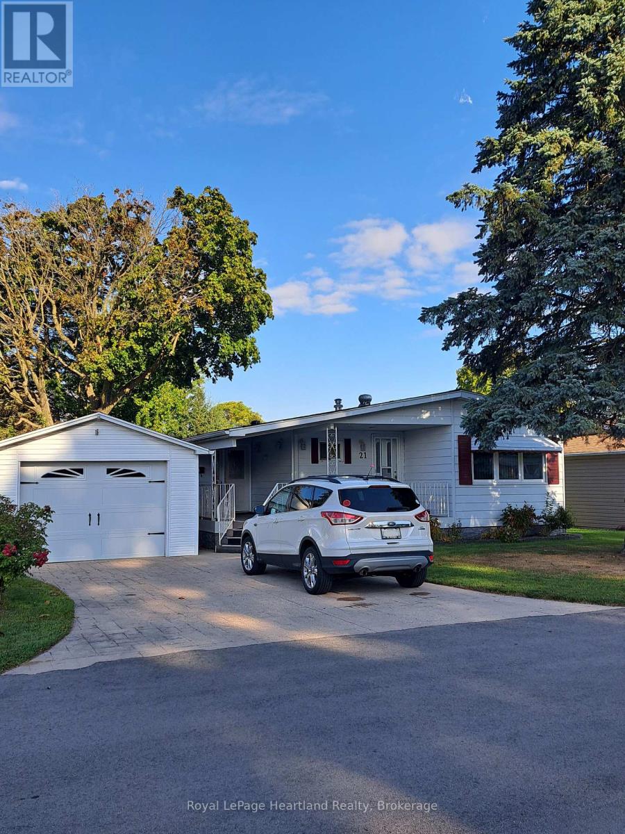 21 Velma Street, Strathroy-Caradoc, Ontario  N7G 1A1 - Photo 1 - X12463569