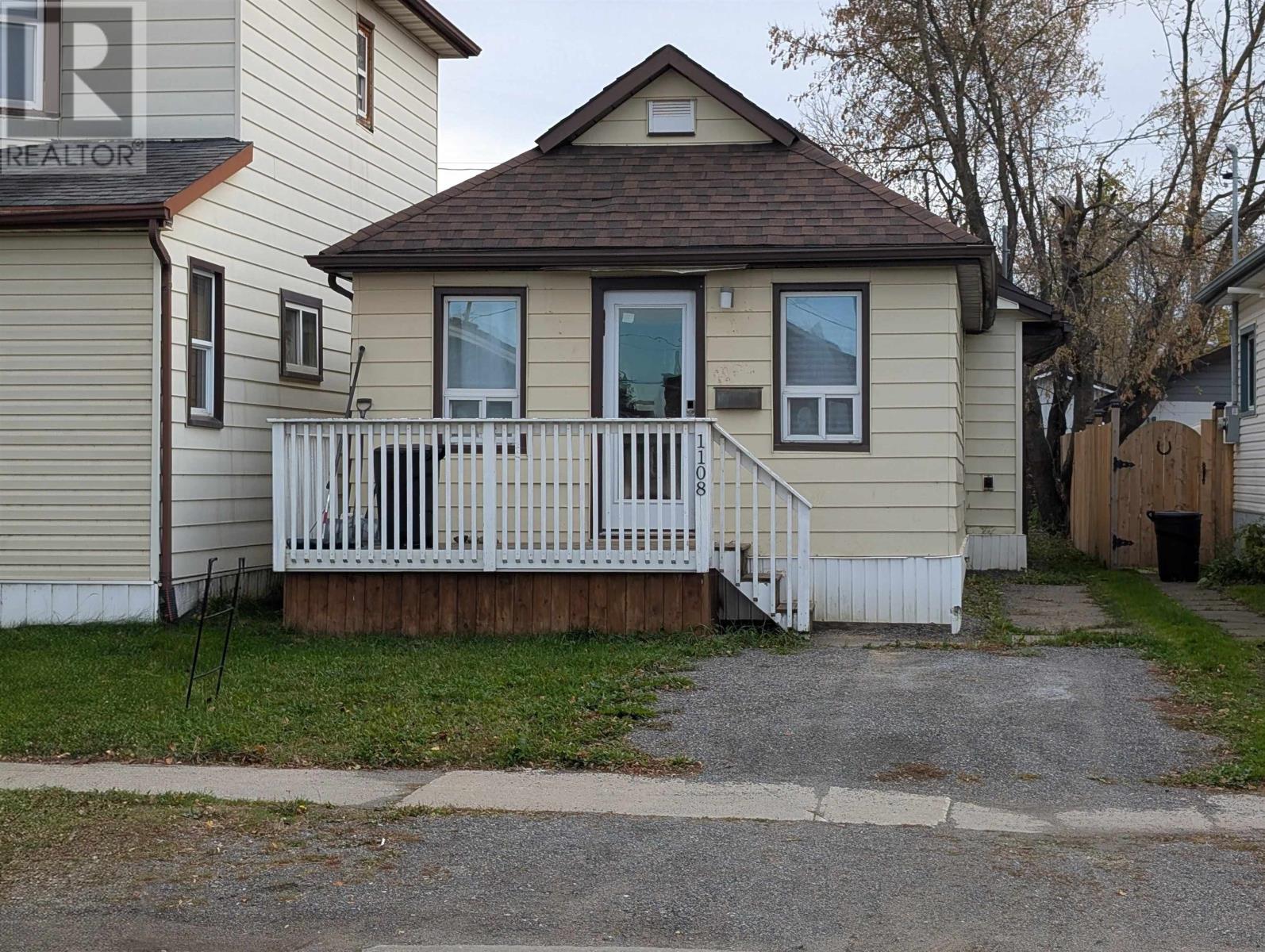 1108 Frederica St W, Thunder Bay, Ontario  P7E 3Y2 - Photo 1 - TB253212