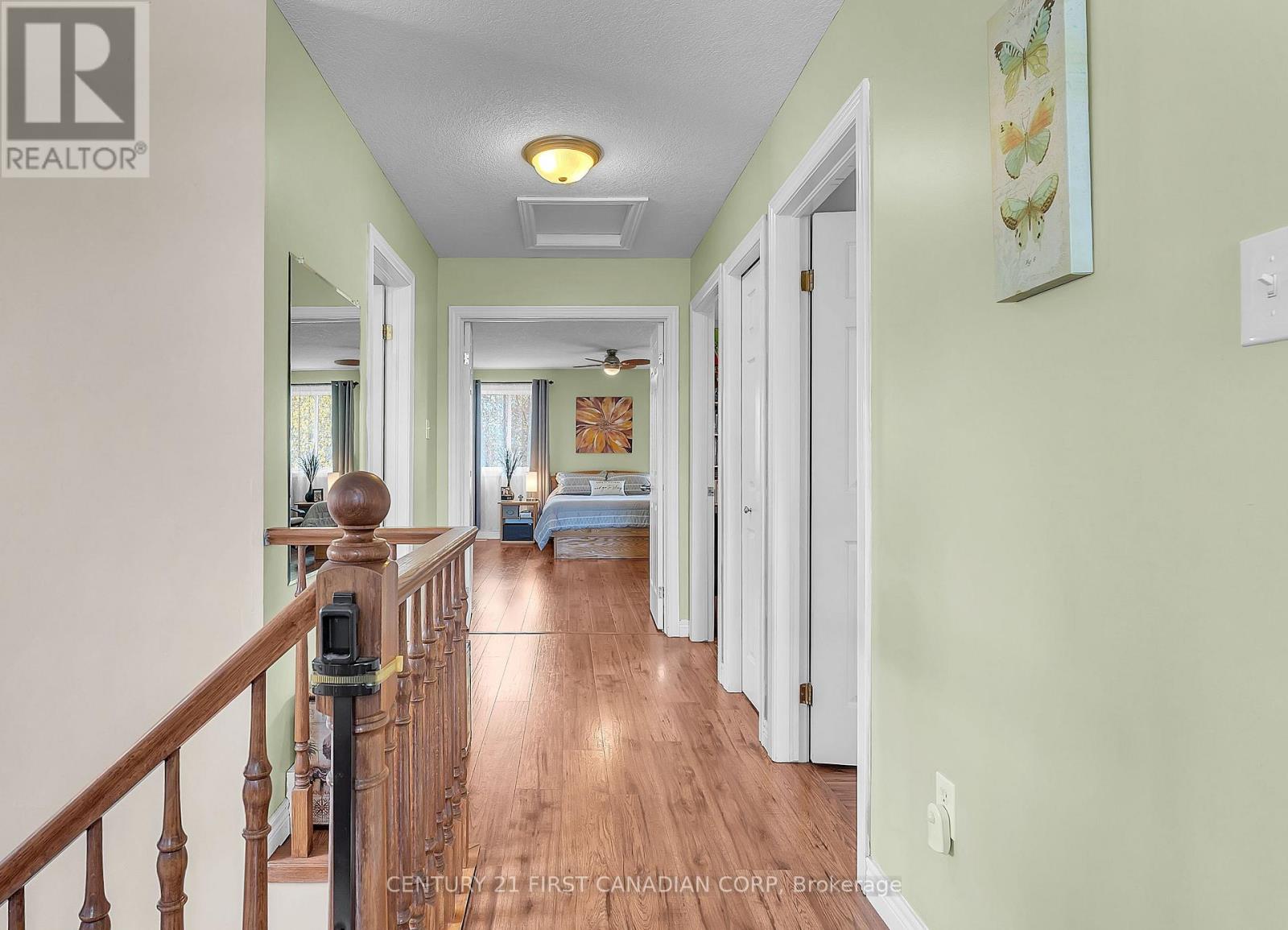 916 Cresthaven Crescent, London South, Ontario  N6K 4W1 - Photo 12 - X12463556