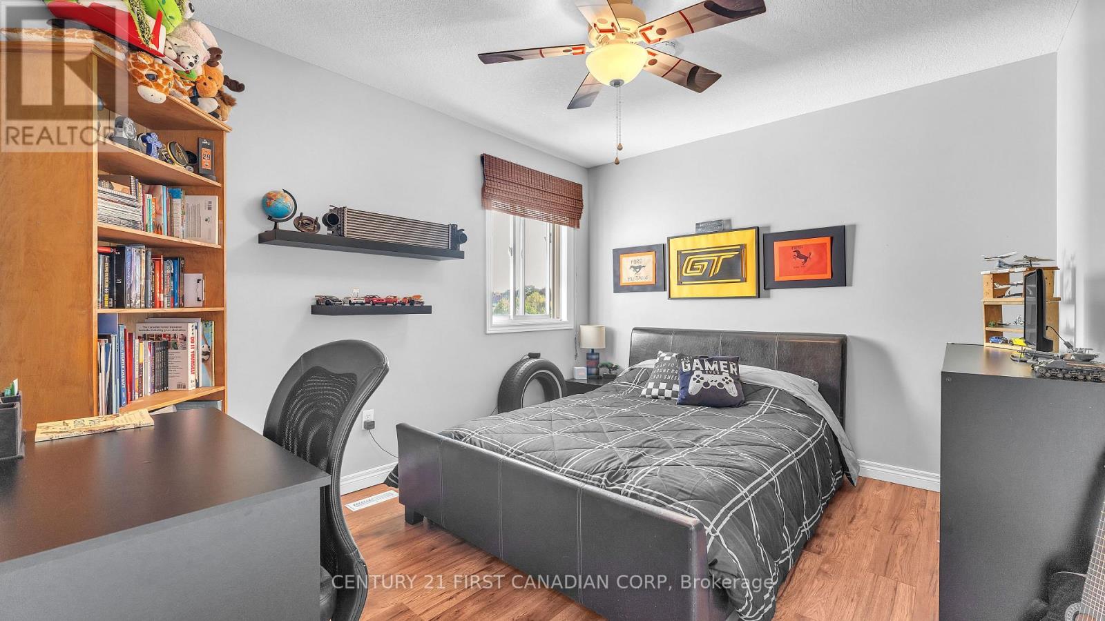 916 Cresthaven Crescent, London South, Ontario  N6K 4W1 - Photo 17 - X12463556