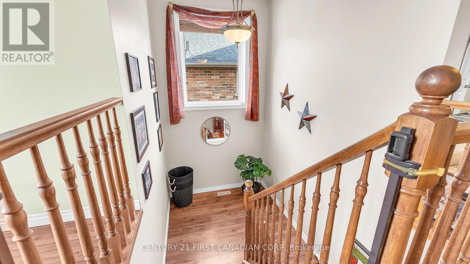 916 Cresthaven Crescent, London South, Ontario  N6K 4W1 - Photo 20 - X12463556