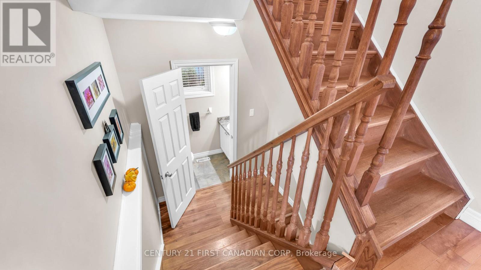 916 Cresthaven Crescent, London South, Ontario  N6K 4W1 - Photo 25 - X12463556