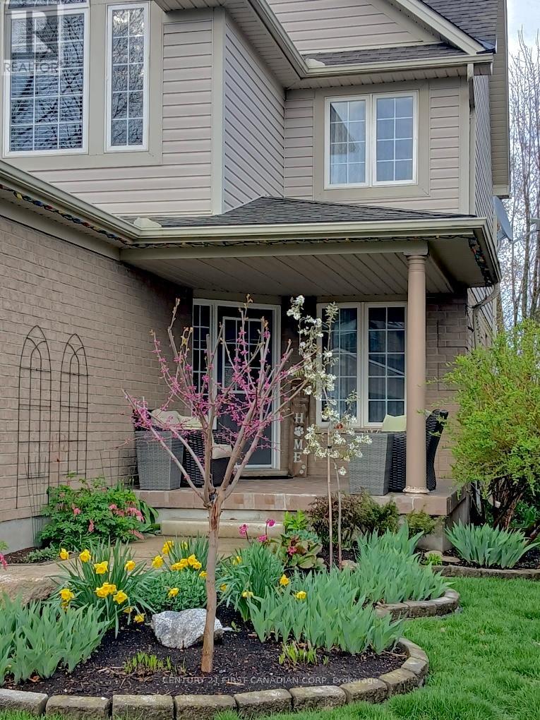 916 Cresthaven Crescent, London South, Ontario  N6K 4W1 - Photo 36 - X12463556