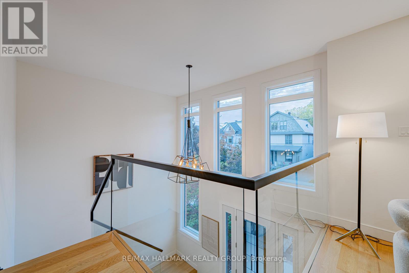 14 Thornton Avenue, Ottawa, Ontario  K1S 2R9 - Photo 12 - X12463598