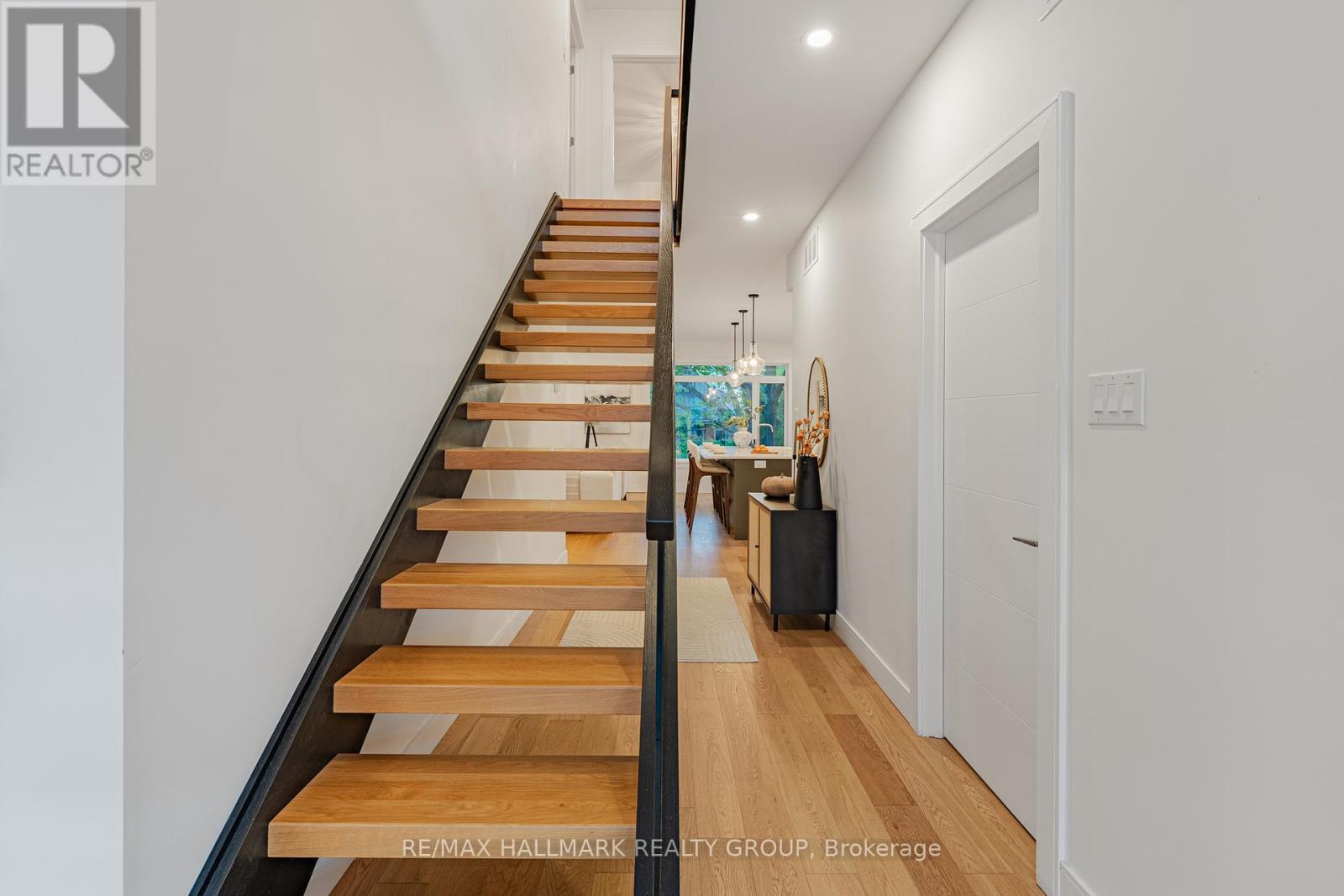 14 Thornton Avenue, Ottawa, Ontario  K1S 2R9 - Photo 13 - X12463598