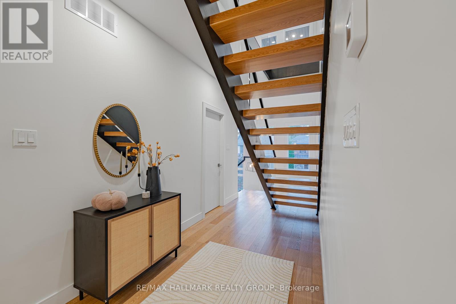 14 Thornton Avenue, Ottawa, Ontario  K1S 2R9 - Photo 27 - X12463598