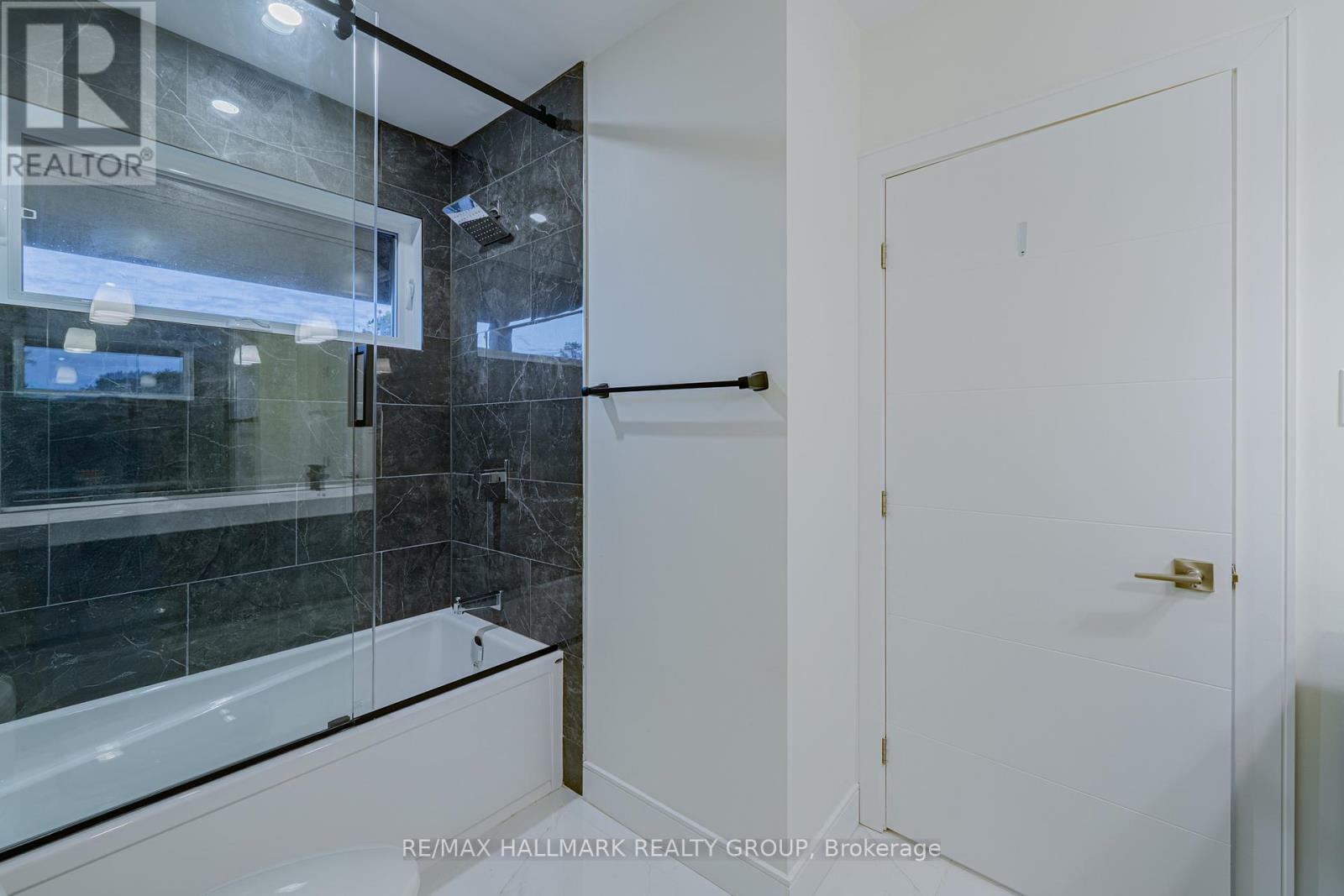 14 Thornton Avenue, Ottawa, Ontario  K1S 2R9 - Photo 39 - X12463598