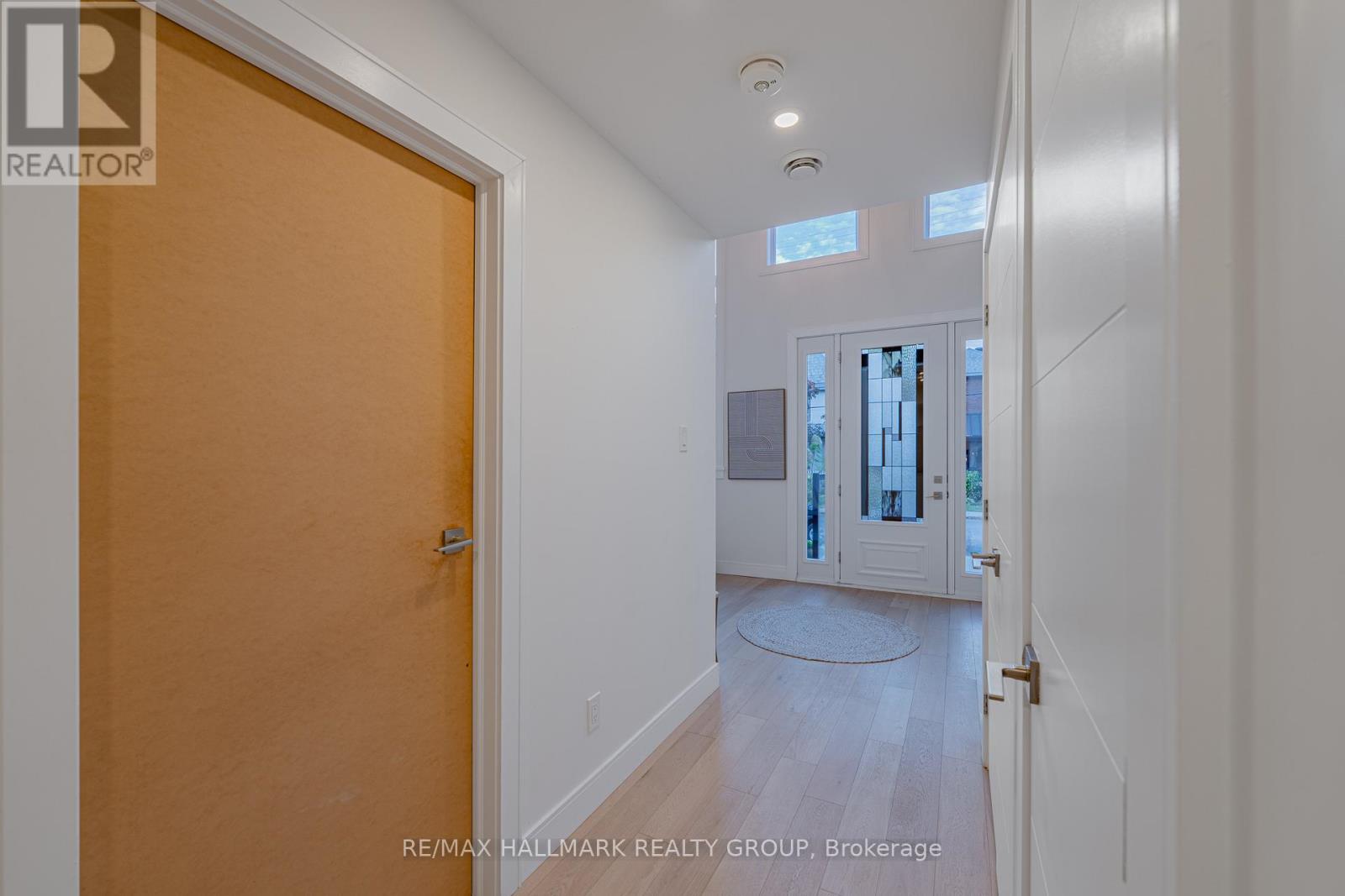 14 Thornton Avenue, Ottawa, Ontario  K1S 2R9 - Photo 6 - X12463598