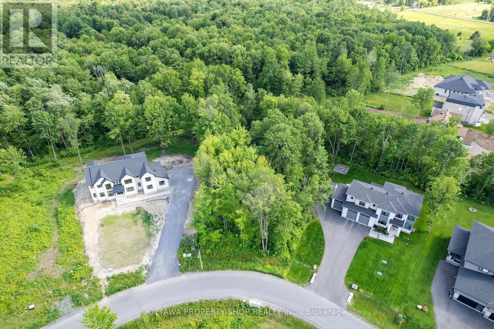 583 Shoreway Drive, Ottawa, Ontario  K4P 0G3 - Photo 2 - X12463605
