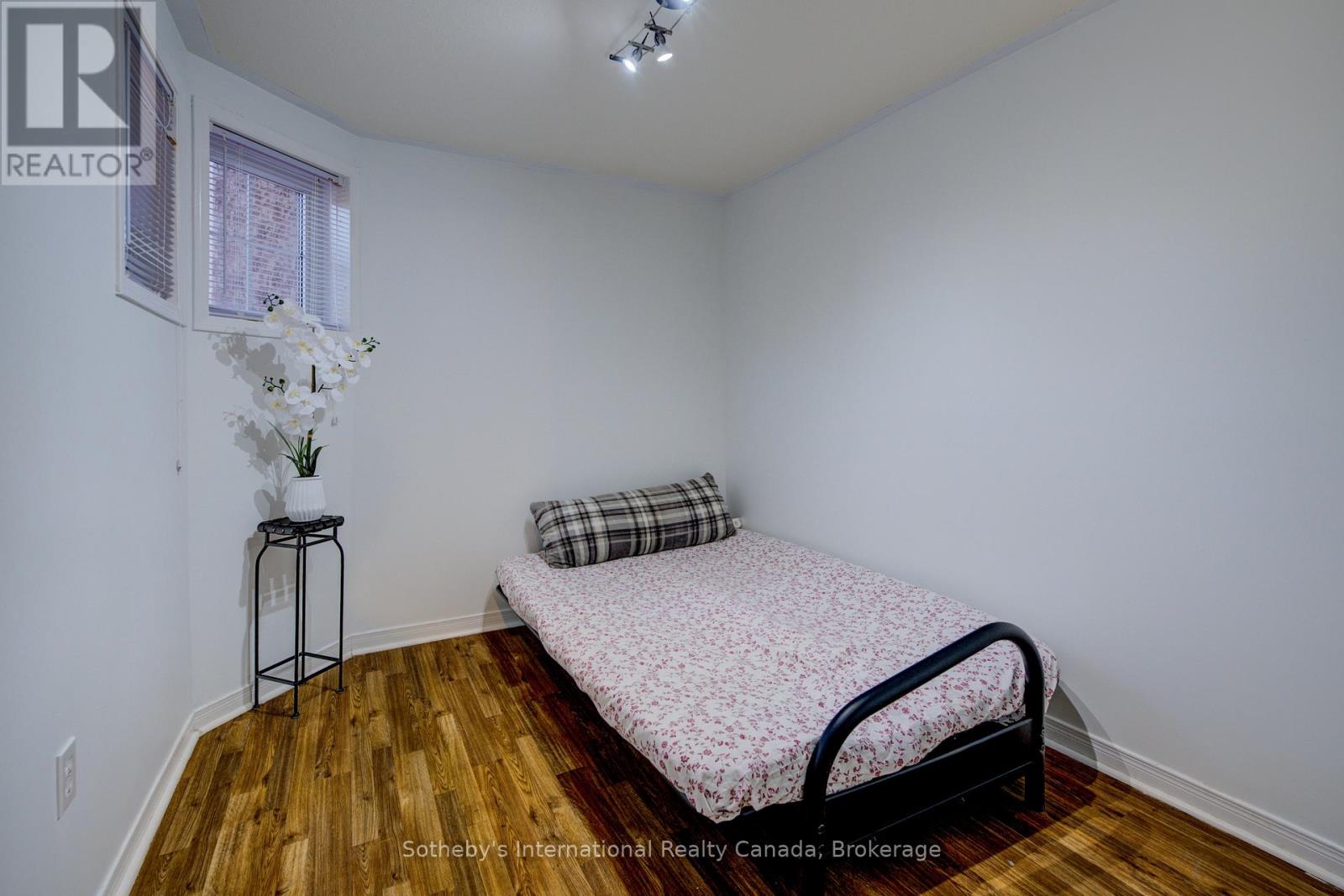 147 St. Lawrence Drive, Welland, Ontario  L3C 7H6 - Photo 14 - X12463586