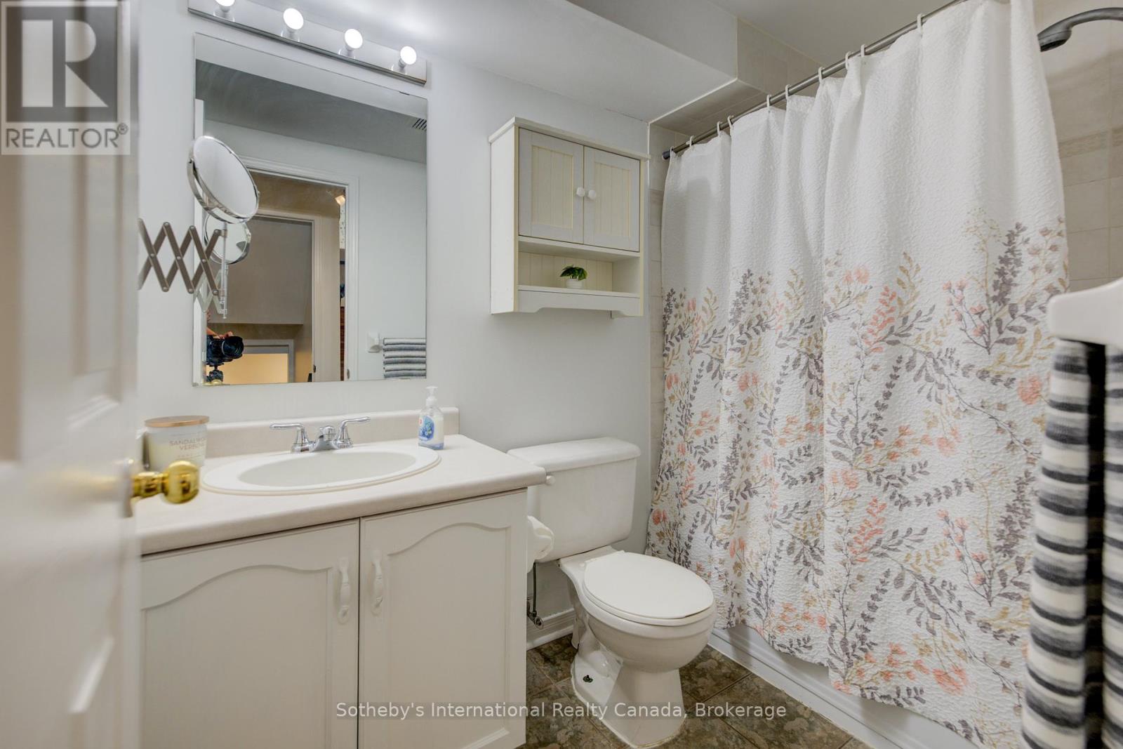 147 St. Lawrence Drive, Welland, Ontario  L3C 7H6 - Photo 15 - X12463586