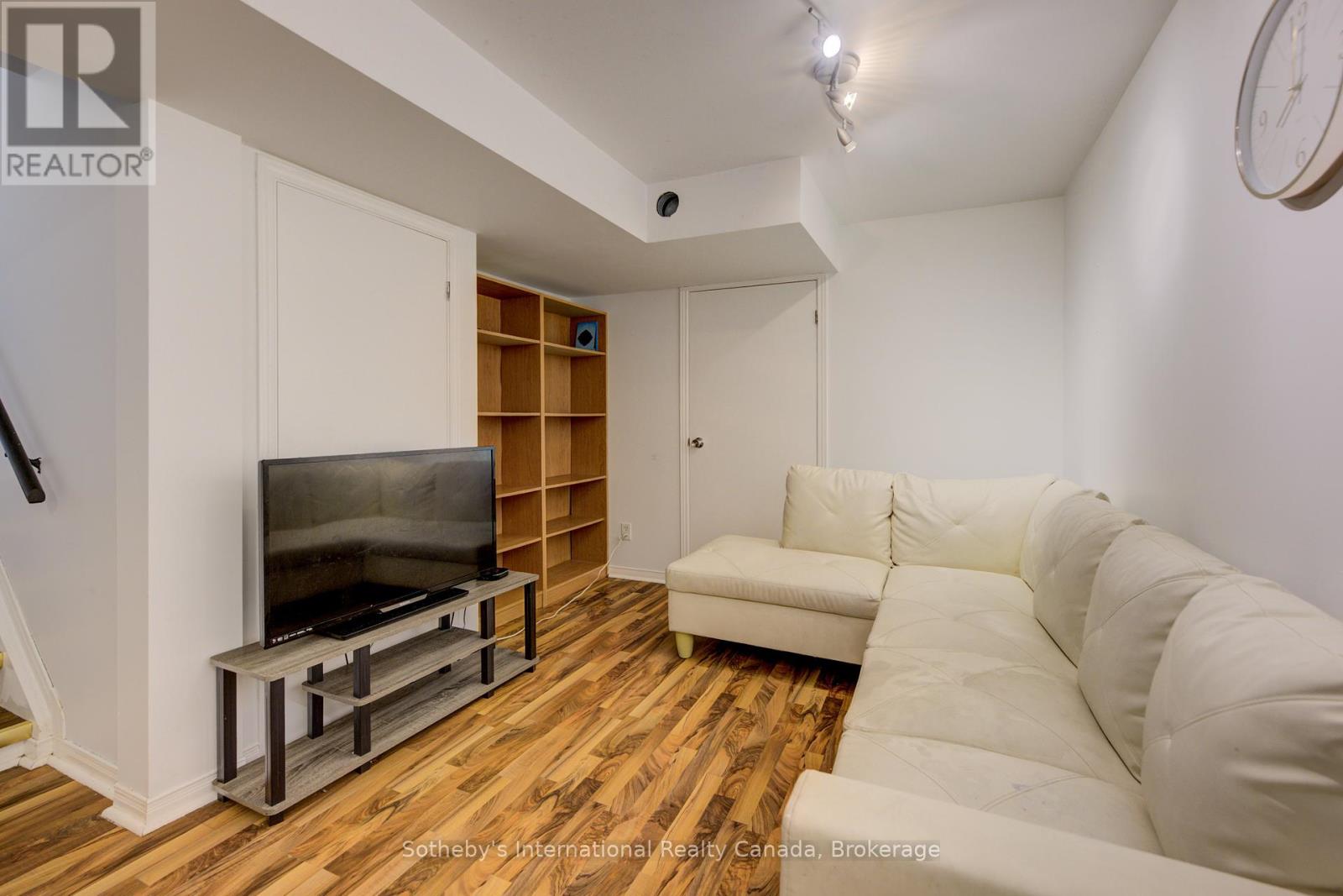 147 St. Lawrence Drive, Welland, Ontario  L3C 7H6 - Photo 18 - X12463586