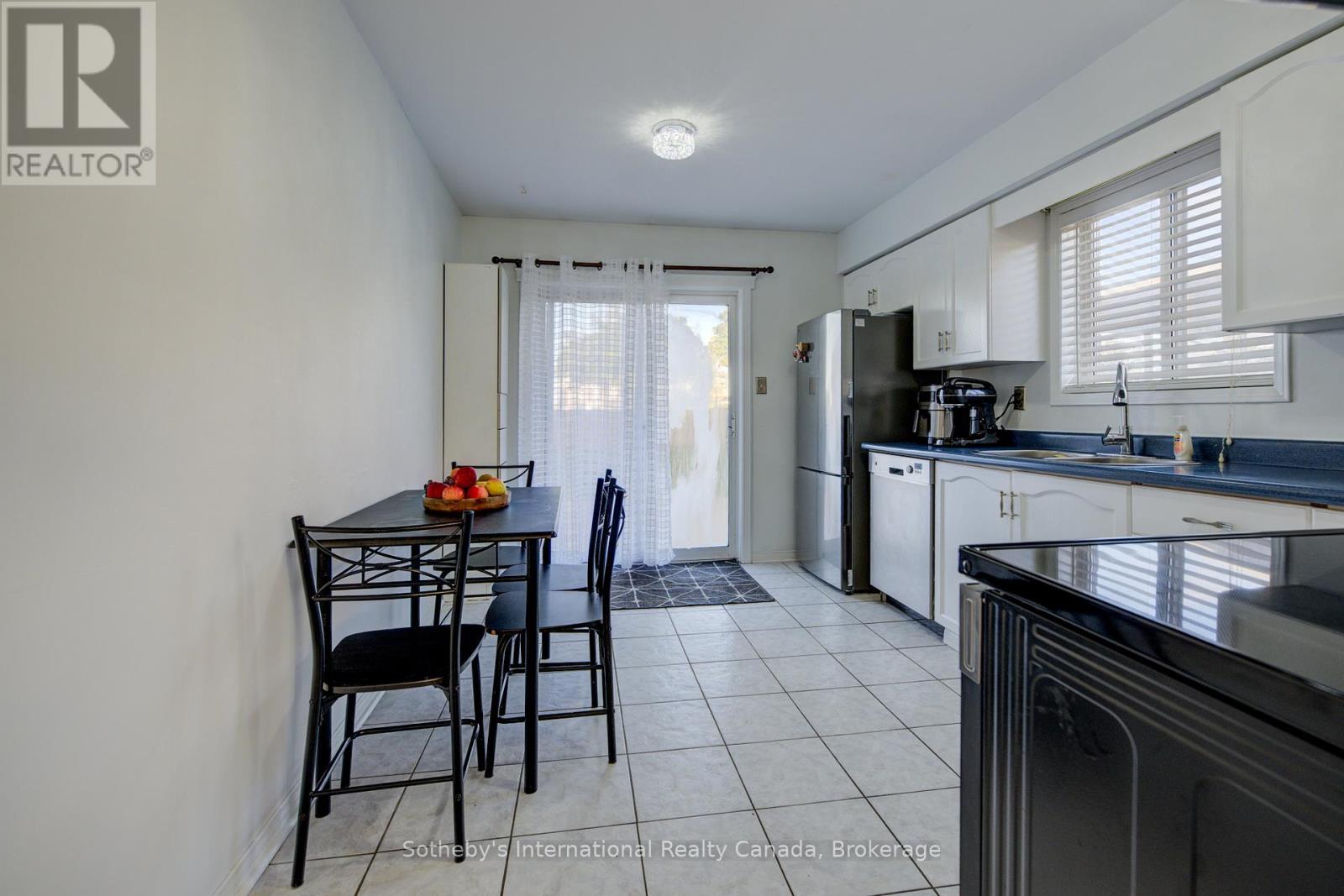 147 St. Lawrence Drive, Welland, Ontario  L3C 7H6 - Photo 20 - X12463586