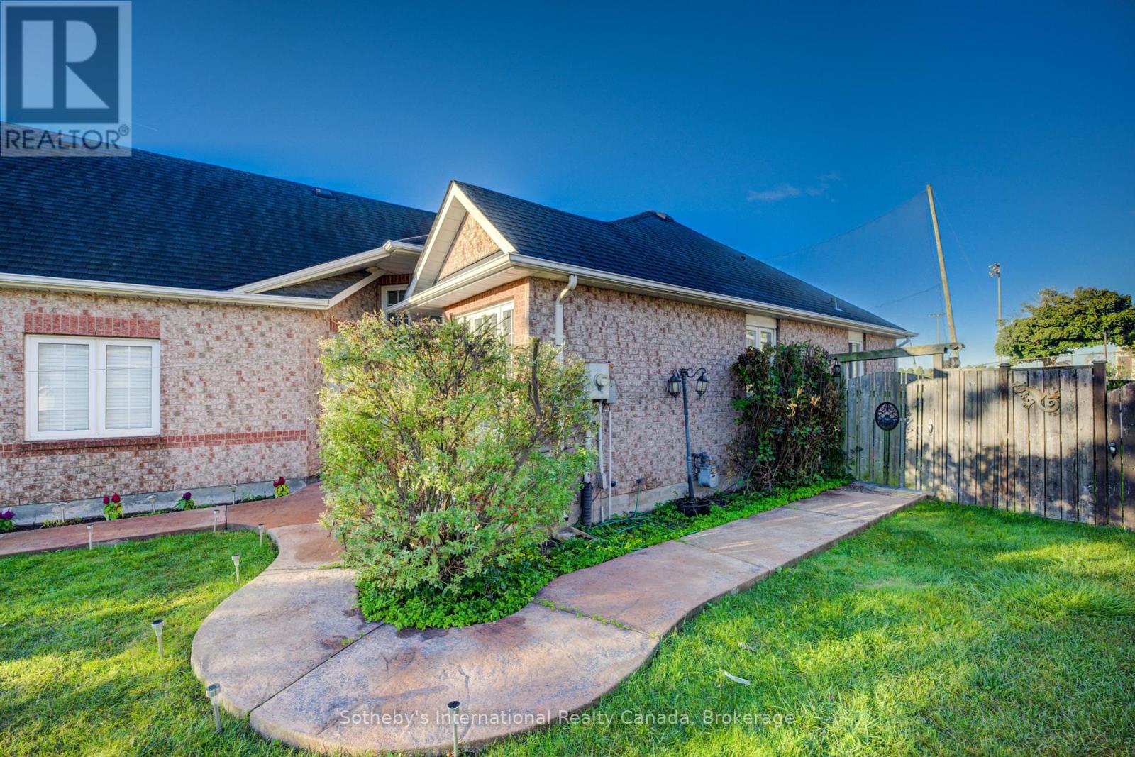 147 St. Lawrence Drive, Welland, Ontario  L3C 7H6 - Photo 29 - X12463586