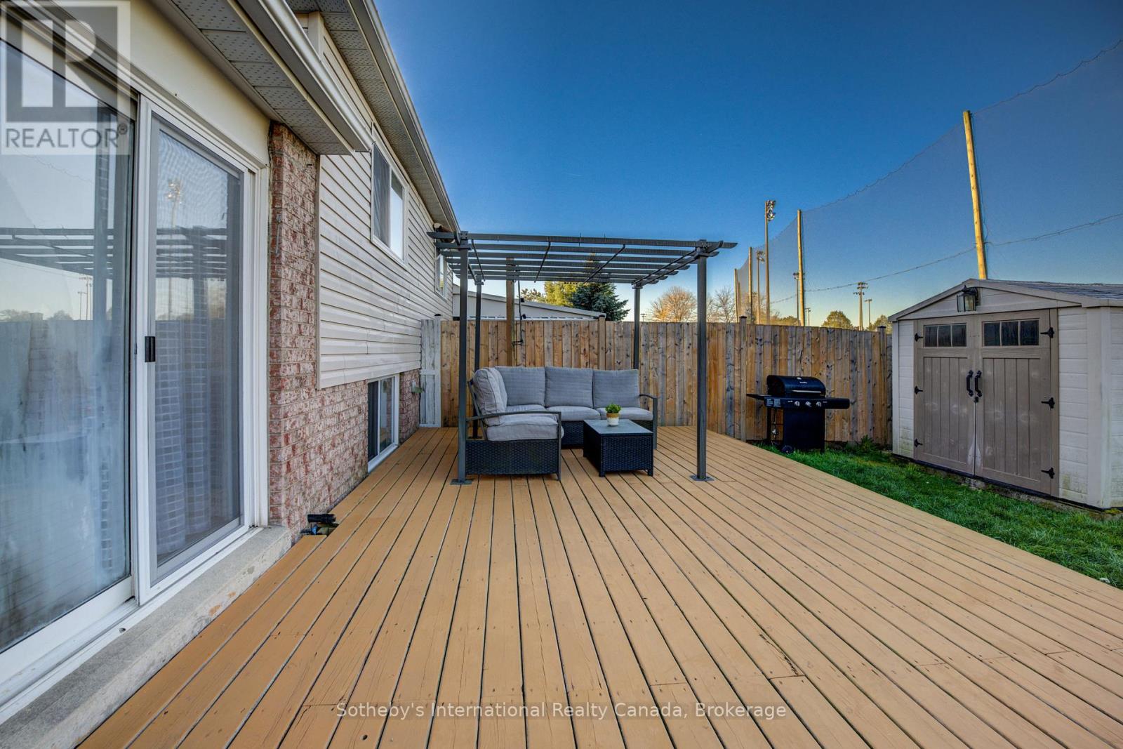 147 St. Lawrence Drive, Welland, Ontario  L3C 7H6 - Photo 32 - X12463586
