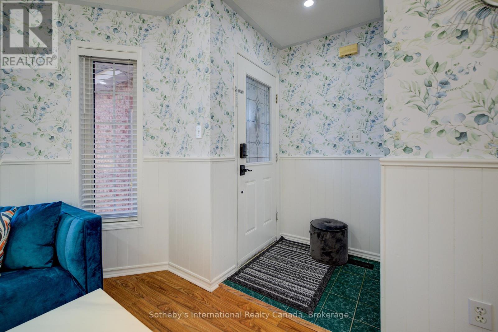 147 St. Lawrence Drive, Welland, Ontario  L3C 7H6 - Photo 7 - X12463586