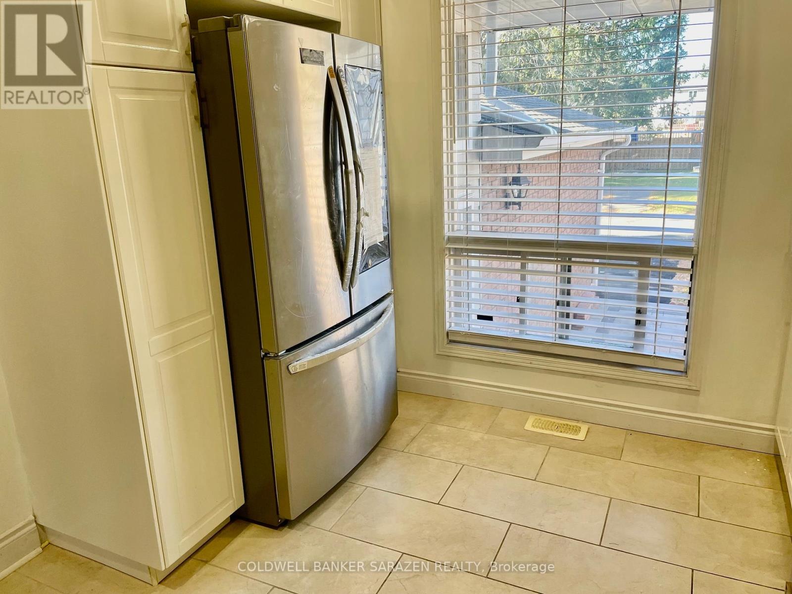 15 Sturbridge Private, Ottawa, Ontario  K1T 3J6 - Photo 14 - X12430735