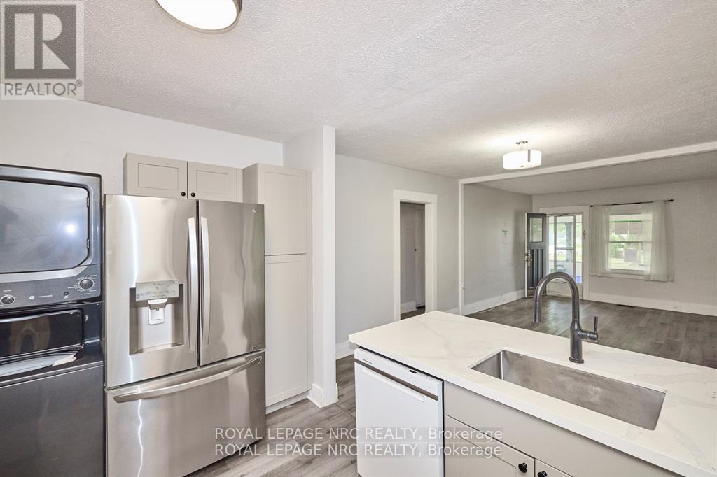 108 Carlton Street, St. Catharines, Ontario  L2R 1R3 - Photo 18 - X12463619