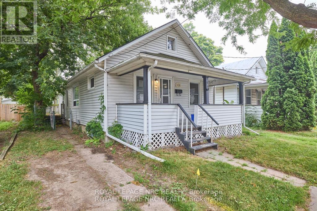 108 Carlton Street, St. Catharines, Ontario  L2R 1R3 - Photo 2 - X12463619