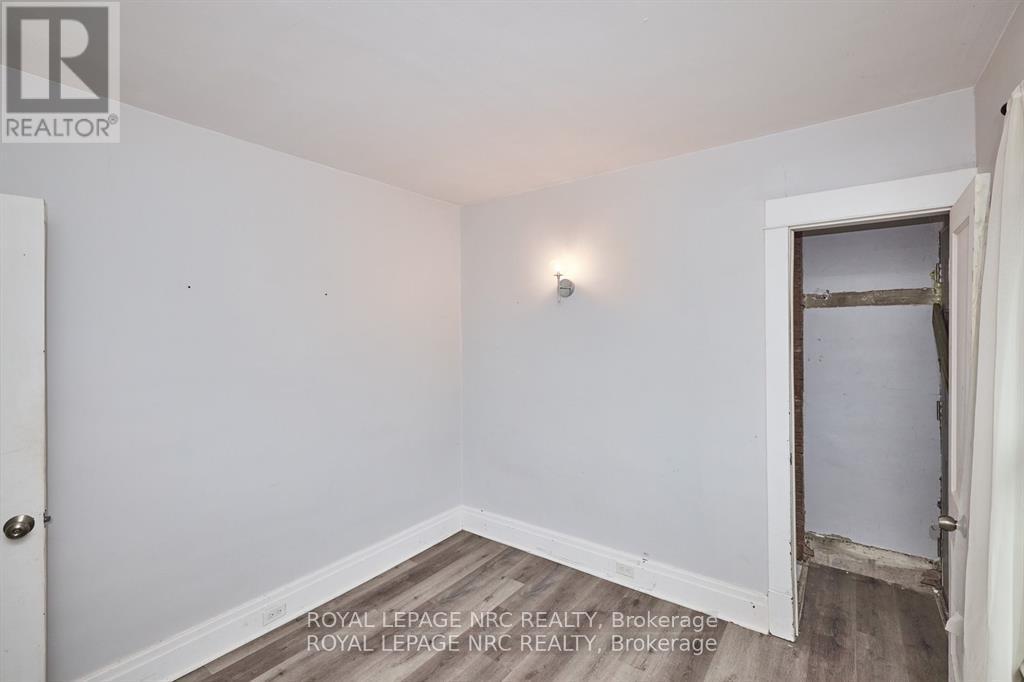108 Carlton Street, St. Catharines, Ontario  L2R 1R3 - Photo 22 - X12463619