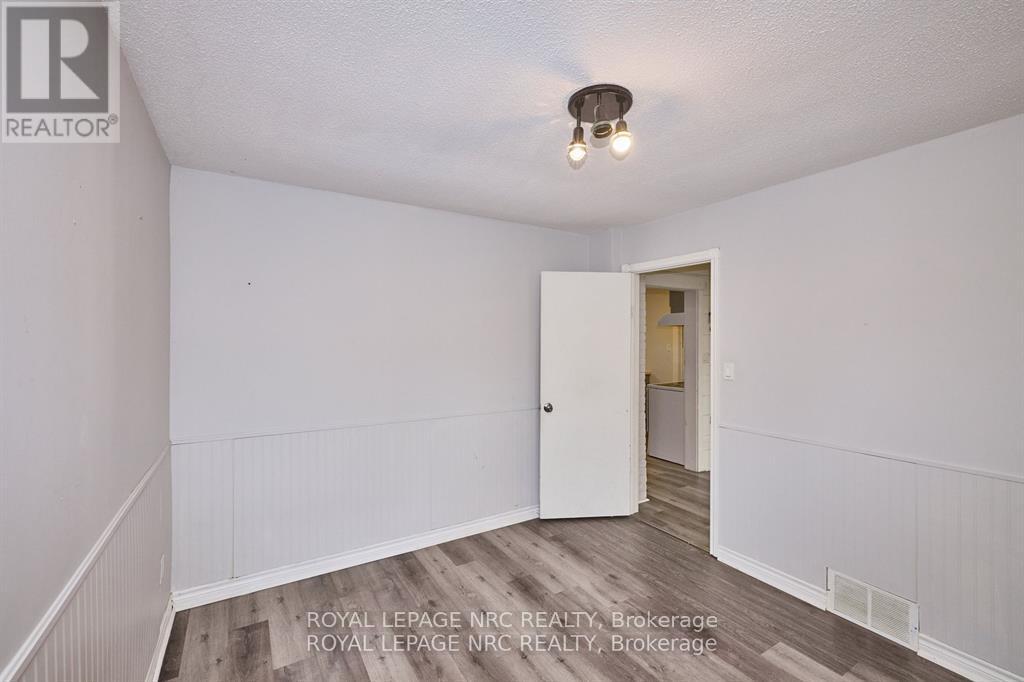 108 Carlton Street, St. Catharines, Ontario  L2R 1R3 - Photo 31 - X12463619