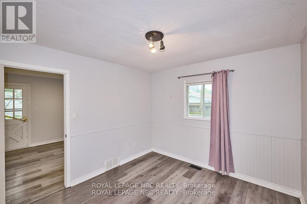 108 Carlton Street, St. Catharines, Ontario  L2R 1R3 - Photo 32 - X12463619