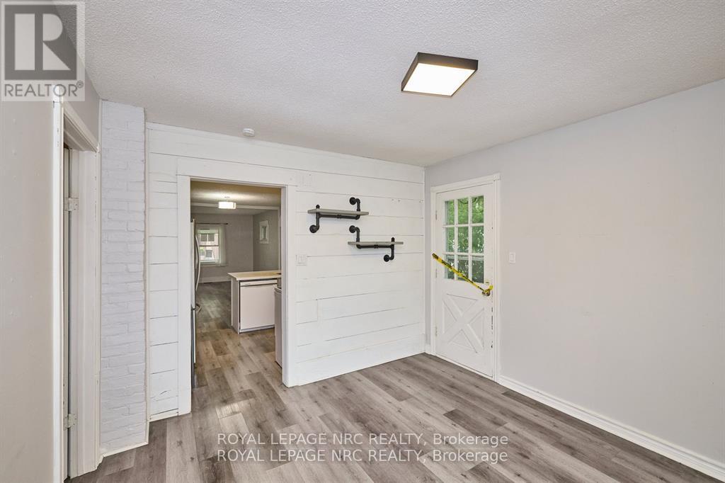 108 Carlton Street, St. Catharines, Ontario  L2R 1R3 - Photo 34 - X12463619