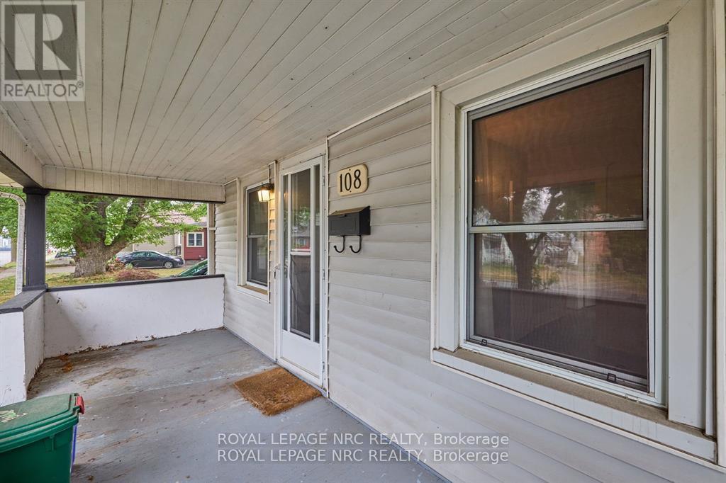 108 Carlton Street, St. Catharines, Ontario  L2R 1R3 - Photo 8 - X12463619