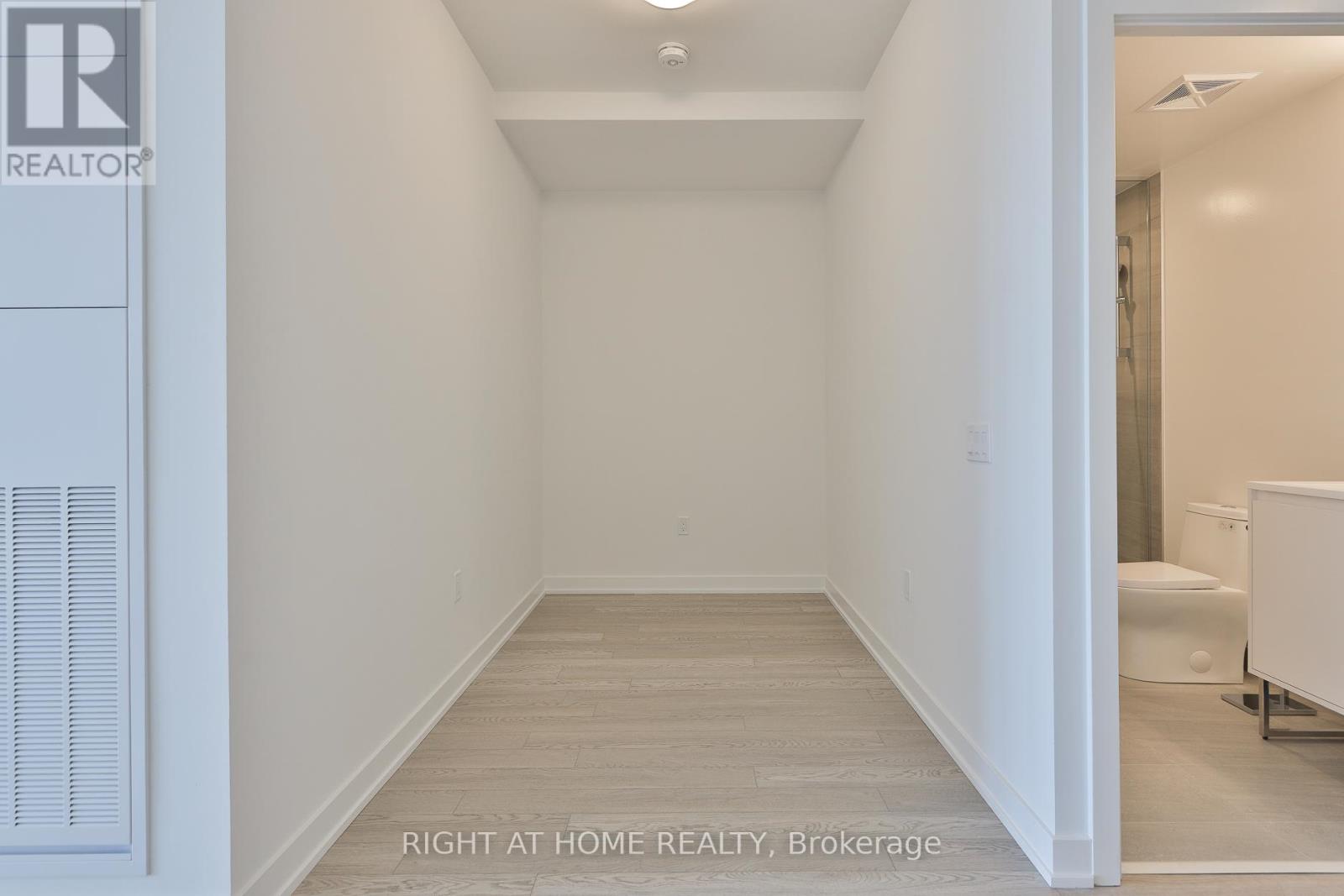 616 - 1 Kyle Lowry Rd Road, Toronto, Ontario  M3C 0S6 - Photo 4 - C12463407
