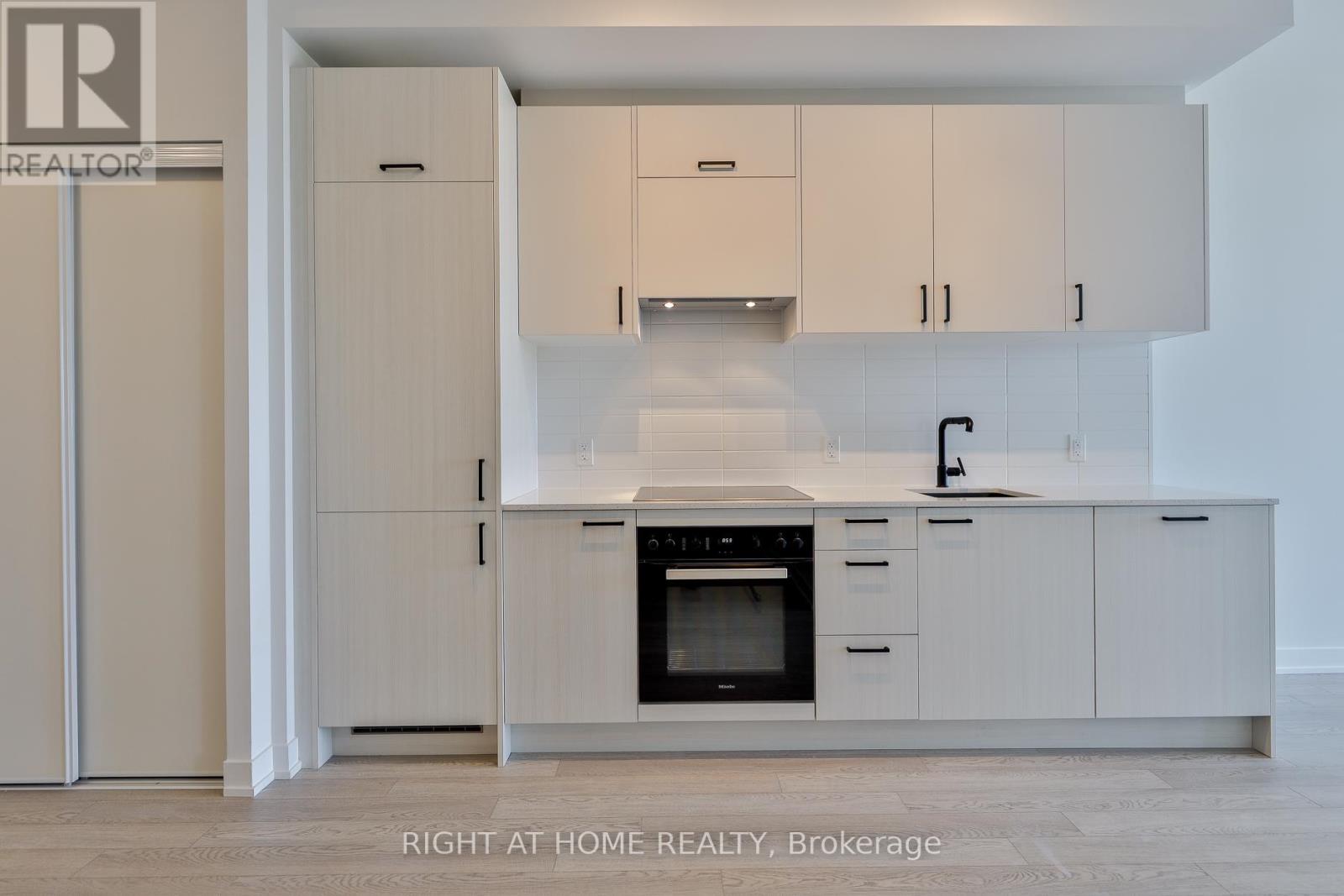 616 - 1 Kyle Lowry Rd Road, Toronto, Ontario  M3C 0S6 - Photo 8 - C12463407