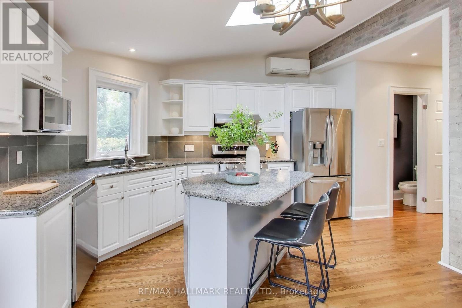 197 Greer Road, Toronto, Ontario  M5M 3N4 - Photo 3 - C12463432