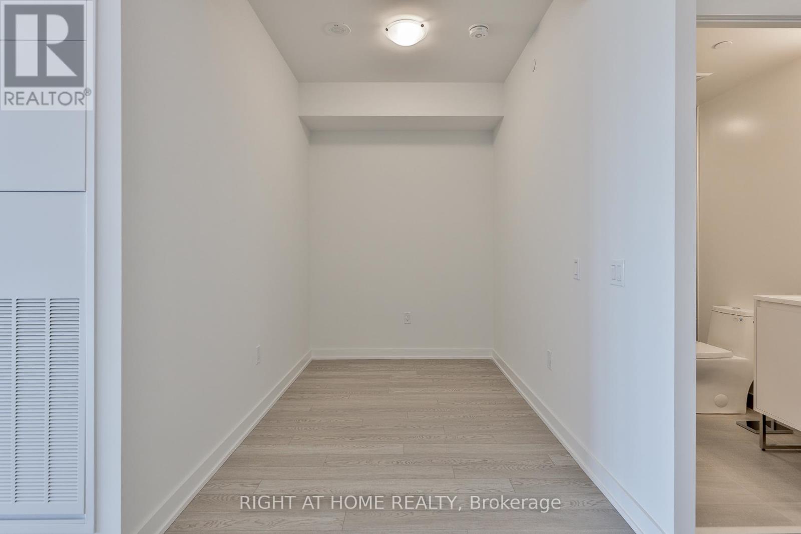 517 - 1 Kyle Lowry Rd Road, Toronto, Ontario  M3C 0S6 - Photo 3 - C12463498