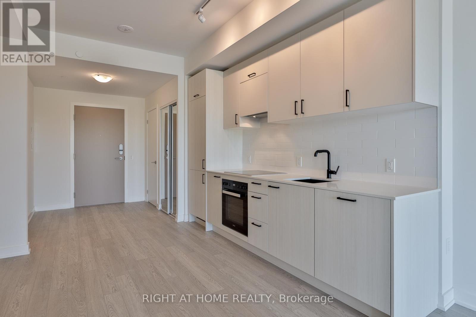 517 - 1 Kyle Lowry Rd Road, Toronto, Ontario  M3C 0S6 - Photo 9 - C12463498