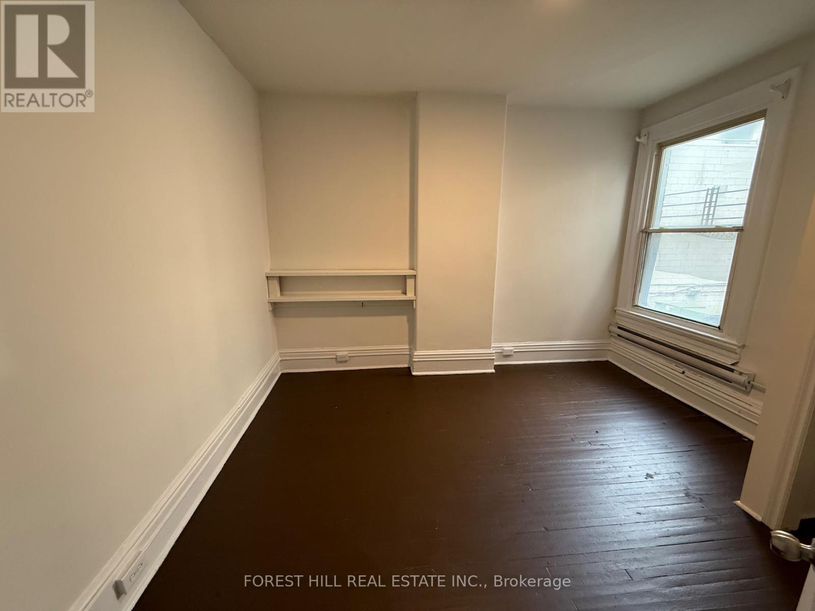 Upper - 132 Dundas Street E, Toronto, Ontario  M5B 1E2 - Photo 10 - C12463512