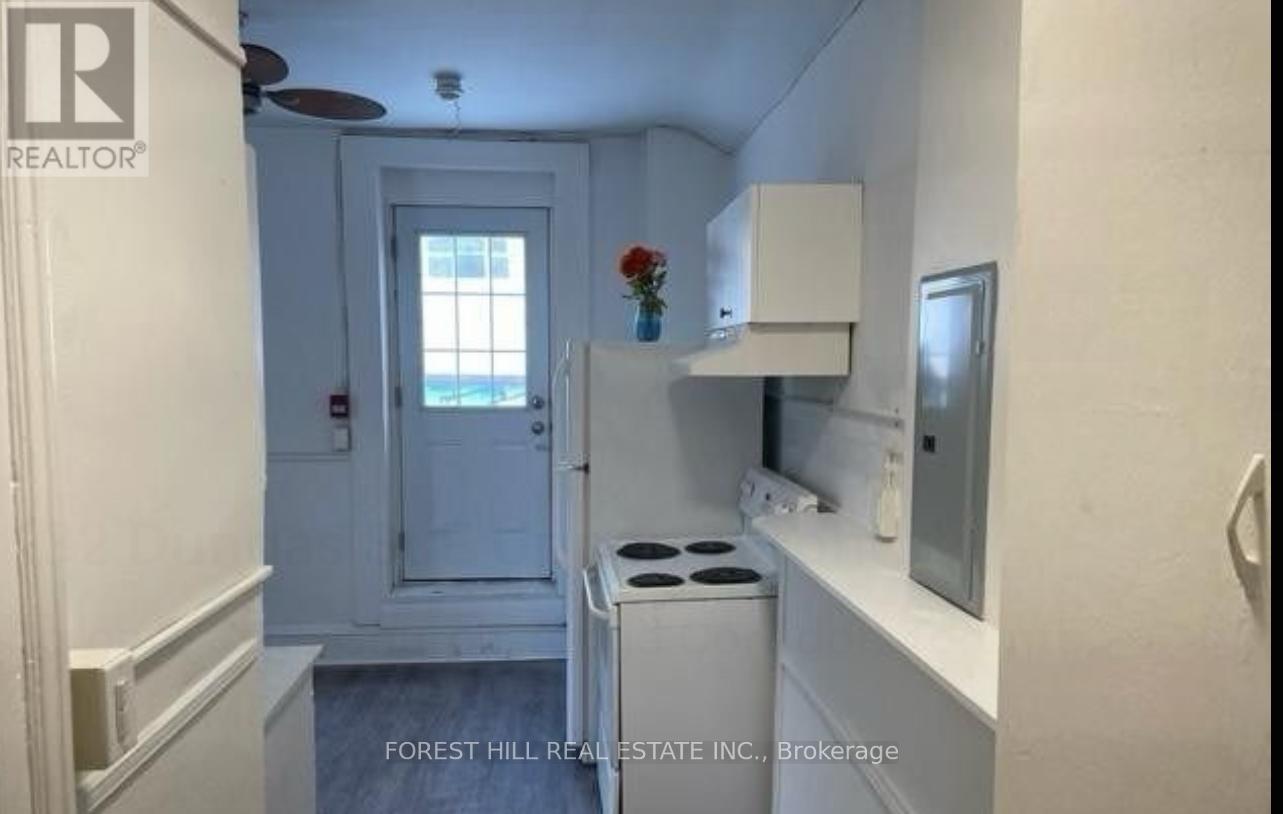 Upper - 132 Dundas Street E, Toronto, Ontario  M5B 1E2 - Photo 12 - C12463512