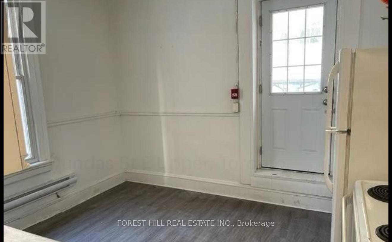 Upper - 132 Dundas Street E, Toronto, Ontario  M5B 1E2 - Photo 16 - C12463512